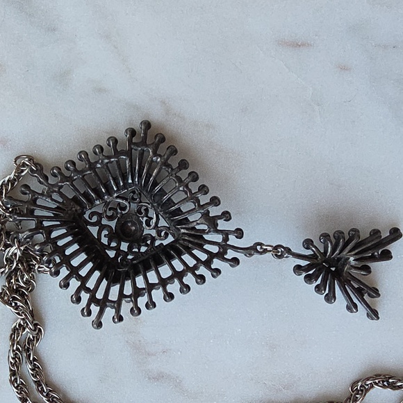 Vintage Hollycraft brutalist pendant necklace. - Picture 9 of 13